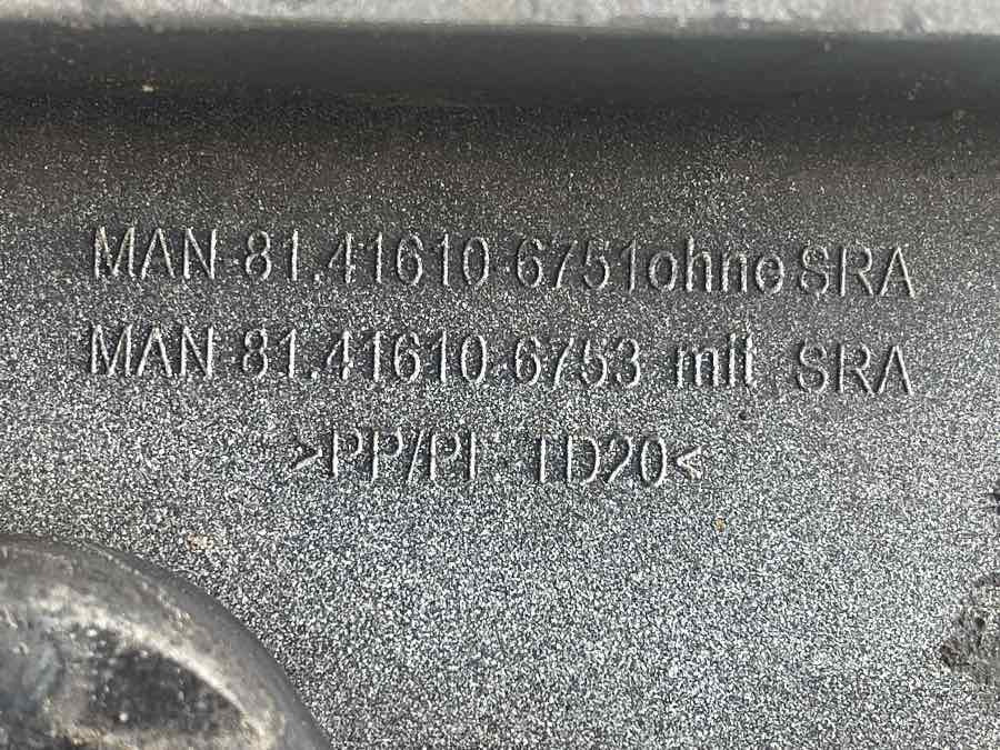 MAN BUMPER CORNER 81.41610-6751 - Carrozzeria ed esterni per Camion: foto 2 MAN BUMPER CORNER 81.41610-6751 - Carrozzeria ed esterni per Camion: foto 2