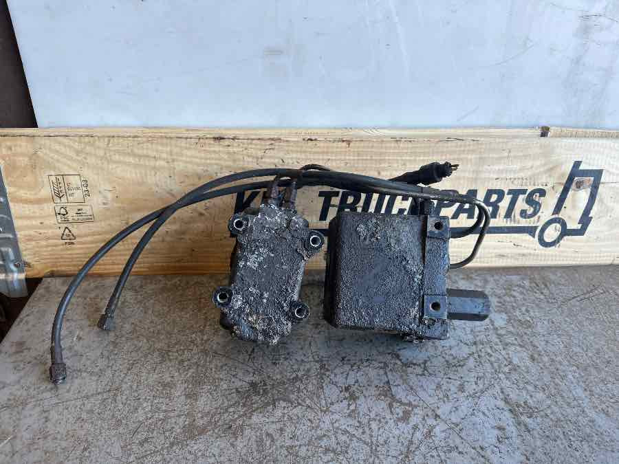 MAN CAB TILT PUMP 85.41723-6019 + 85.41723-6022 - Cabina e interni per Camion: foto 2 MAN CAB TILT PUMP 85.41723-6019 + 85.41723-6022 - Cabina e interni per Camion: foto 2