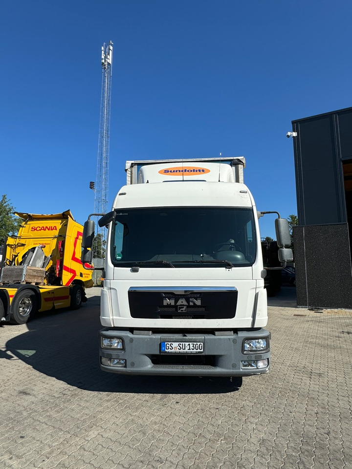 MAN CABINE F99L/R37 - Cabina per Camion: foto 3 MAN CABINE F99L/R37 - Cabina per Camion: foto 3