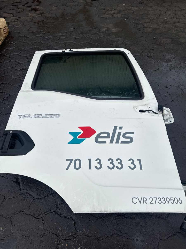MAN DOOR 81.62600-4140 - Cabina e interni per Camion: foto 1 MAN DOOR 81.62600-4140 - Cabina e interni per Camion: foto 1