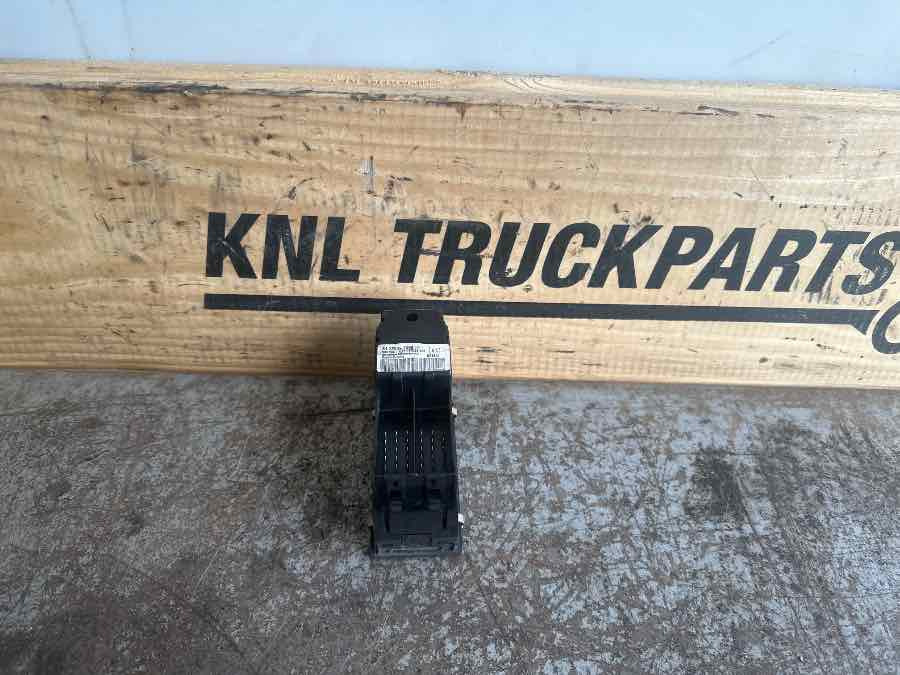 MAN DOOR MODULE 81.25806-7098 - Sistema elettrico per Camion: foto 2 MAN DOOR MODULE 81.25806-7098 - Sistema elettrico per Camion: foto 2
