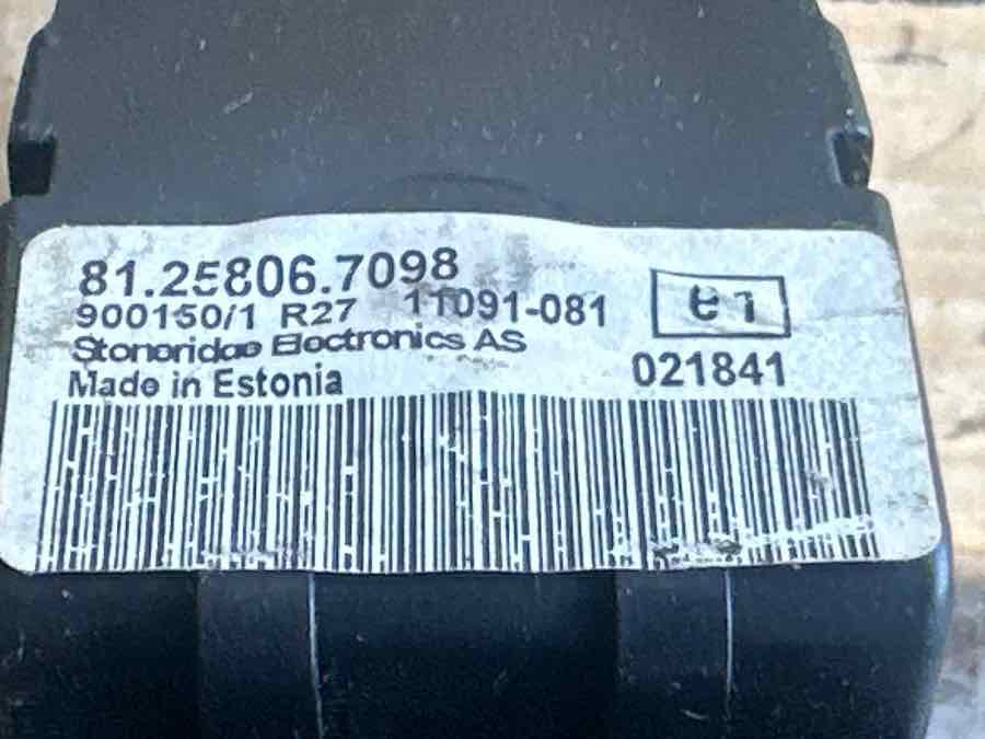 MAN DOOR MODULE 81.25806-7098 - Sistema elettrico per Camion: foto 3 MAN DOOR MODULE 81.25806-7098 - Sistema elettrico per Camion: foto 3