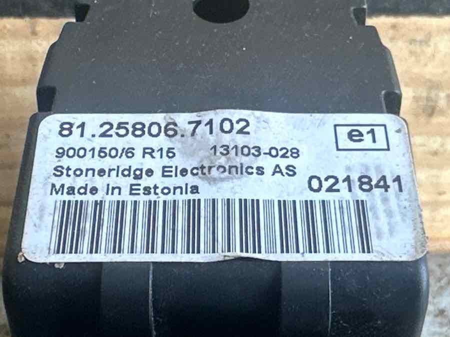MAN DOOR MODULE 81.25806-7102 - Sistema elettrico per Camion: foto 2 MAN DOOR MODULE 81.25806-7102 - Sistema elettrico per Camion: foto 2