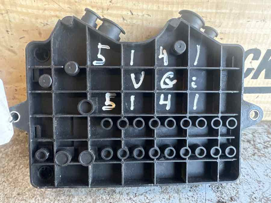 MAN FUSE BOX 81.25434-6027 - Cabina e interni per Camion: foto 2 MAN FUSE BOX 81.25434-6027 - Cabina e interni per Camion: foto 2