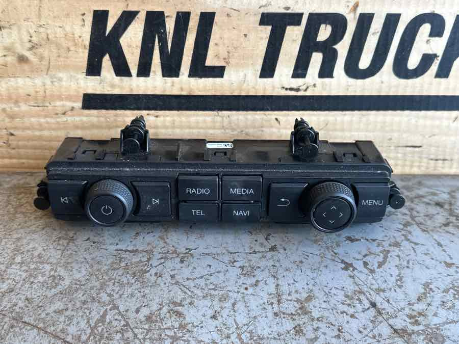 MAN RADIO MODUL 81.28163-6018 - Cabina e interni per Camion: foto 1 MAN RADIO MODUL 81.28163-6018 - Cabina e interni per Camion: foto 1