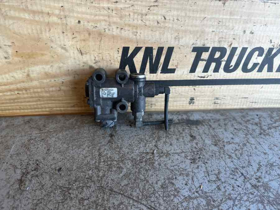 MAN VALVE 51.25902-0123 - Valvola freno per Camion: foto 1 MAN VALVE 51.25902-0123 - Valvola freno per Camion: foto 1