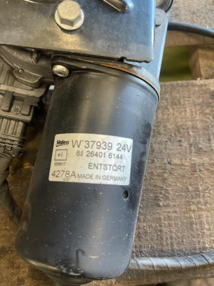 MAN WIPER ASSY 81.26400-6374 - Cabina e interni per Camion: foto 3 MAN WIPER ASSY 81.26400-6374 - Cabina e interni per Camion: foto 3