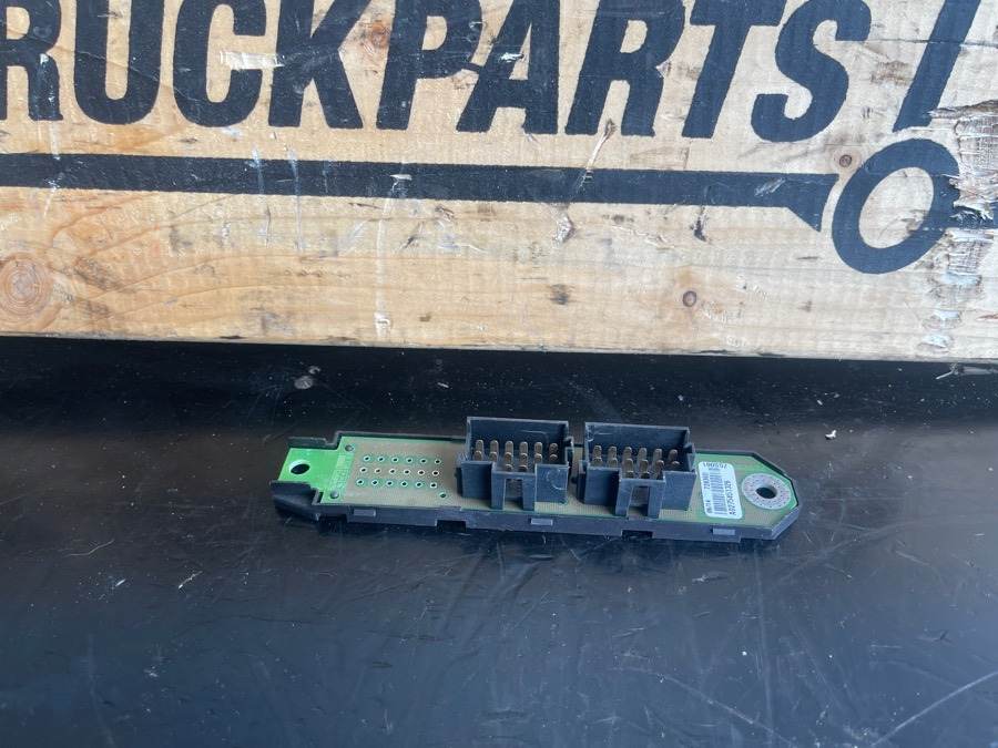 MERCEDES CABEL CONNECTOR A0275451326 - Sistema elettrico per Camion: foto 1 MERCEDES CABEL CONNECTOR A0275451326 - Sistema elettrico per Camion: foto 1