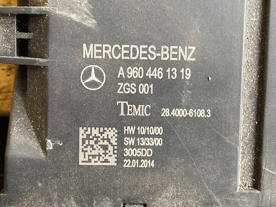 MERCEDES DOOR ECU A9604461319 - Sistema elettrico per Camion: foto 2 MERCEDES DOOR ECU A9604461319 - Sistema elettrico per Camion: foto 2