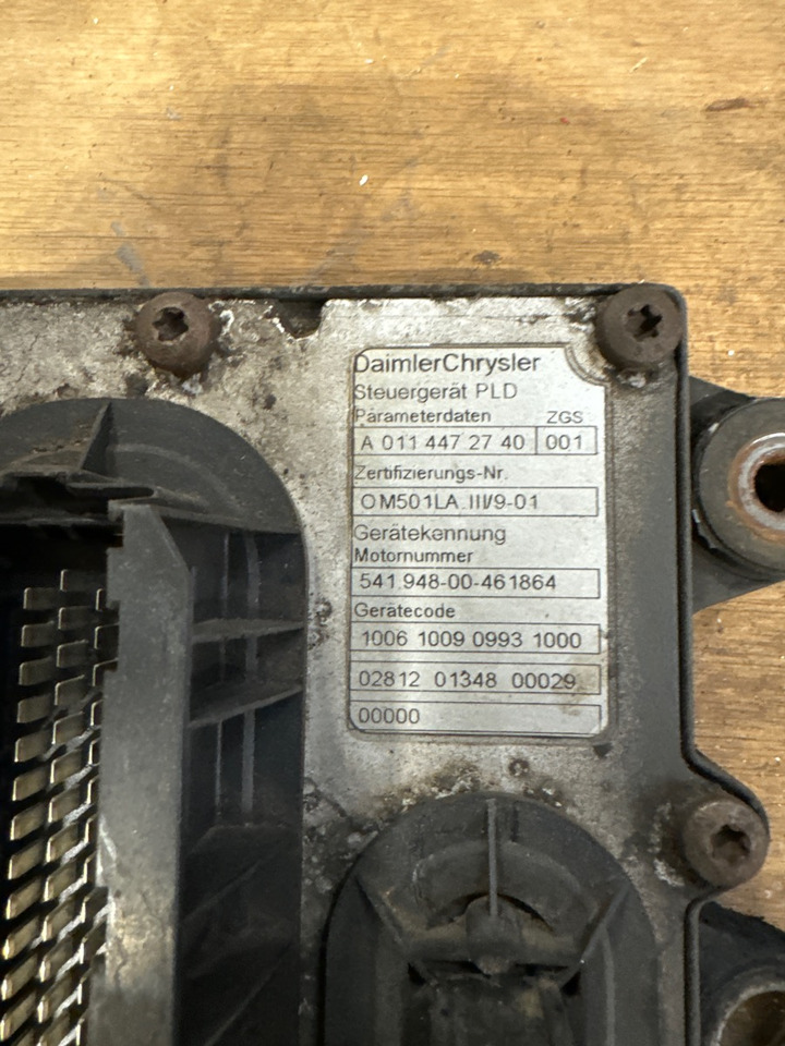 MERCEDES ENGINE ECU A0034462940 - Sistema elettrico per Camion: foto 2 MERCEDES ENGINE ECU A0034462940 - Sistema elettrico per Camion: foto 2