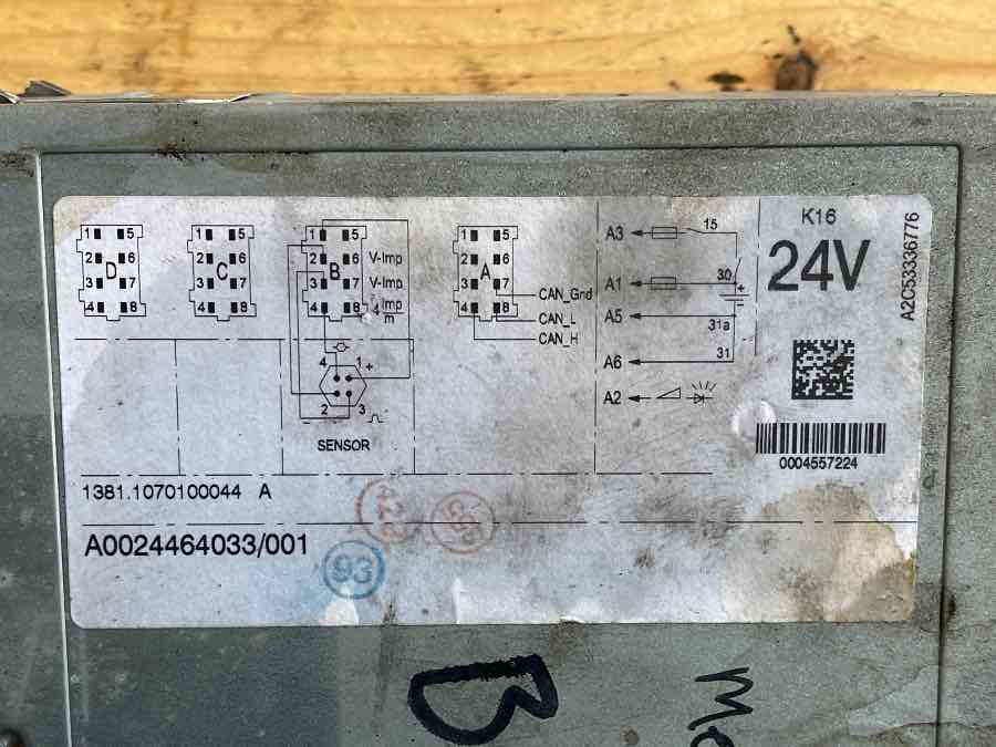 MERCEDES TACHO A0024464033 /001 - Sistema elettrico per Camion: foto 2 MERCEDES TACHO A0024464033 /001 - Sistema elettrico per Camion: foto 2