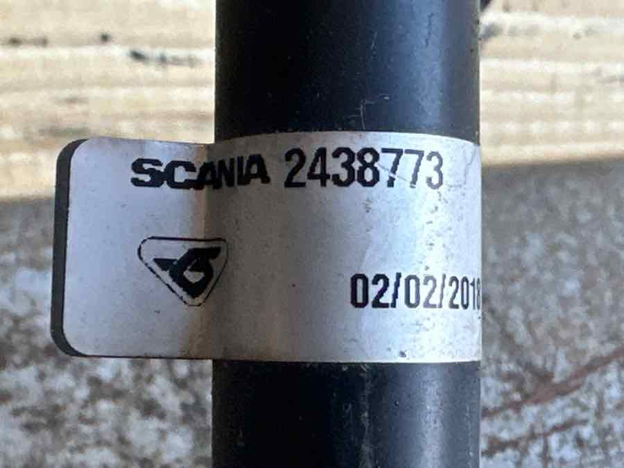 SCANIA A/C PIPE 2438773 - Tubi di aspirazione aria per Camion: foto 3 SCANIA A/C PIPE 2438773 - Tubi di aspirazione aria per Camion: foto 3