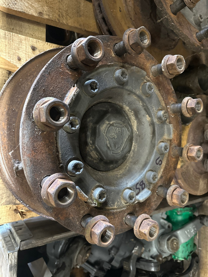 SCANIA FRONT HUB 1868663 - Mozzo per Camion: foto 1 SCANIA FRONT HUB 1868663 - Mozzo per Camion: foto 1