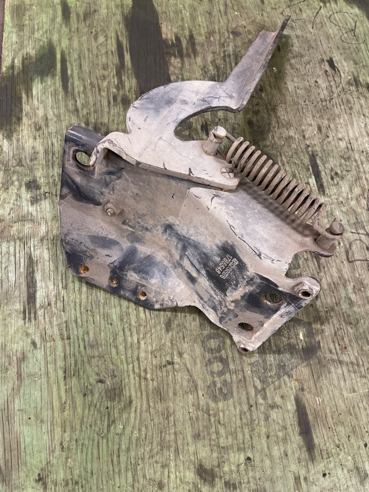 SCANIA HINGE BRACKET 1785548 - Telaio per Camion: foto 2 SCANIA HINGE BRACKET 1785548 - Telaio per Camion: foto 2
