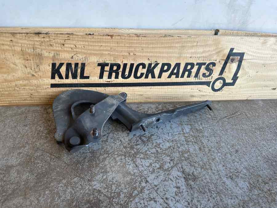 SCANIA LEFT SIDE HINGE 2650884 - Telaio per Camion: foto 2 SCANIA LEFT SIDE HINGE 2650884 - Telaio per Camion: foto 2