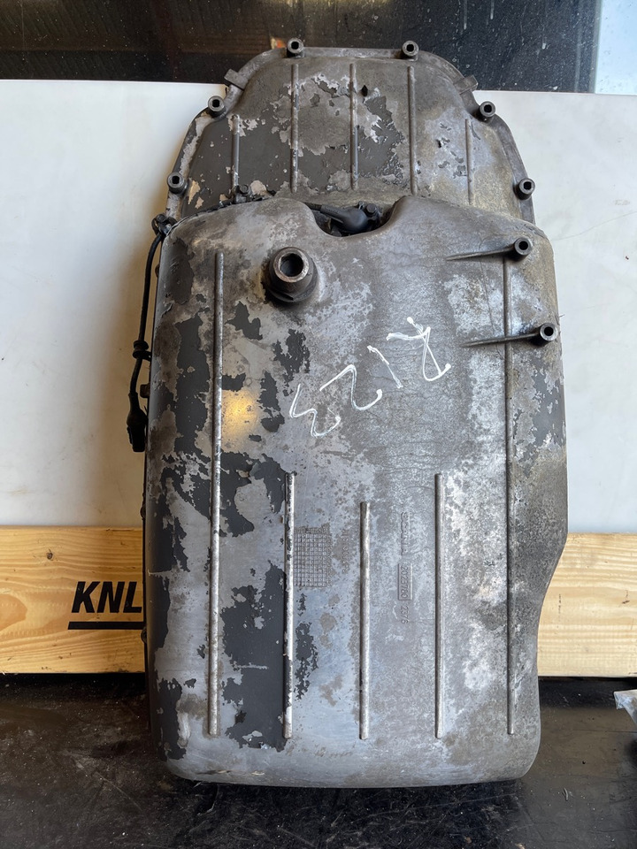 SCANIA OIL SUMP 2023780 - Motore e ricambi per Camion: foto 1 SCANIA OIL SUMP 2023780 - Motore e ricambi per Camion: foto 1
