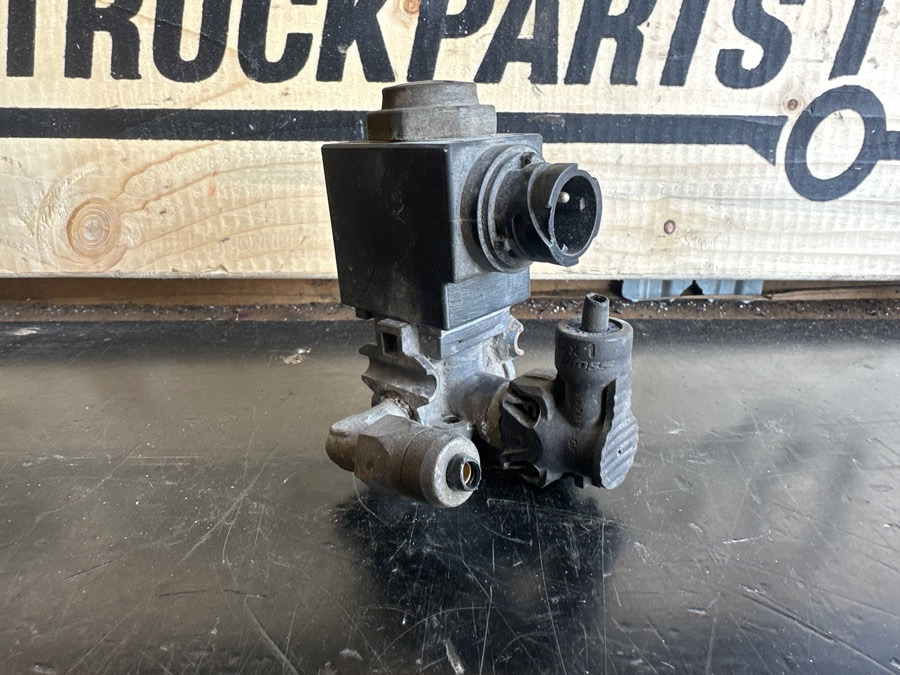 SCANIA VALVE 2038655 - Sistema elettrico per Camion: foto 1 SCANIA VALVE 2038655 - Sistema elettrico per Camion: foto 1