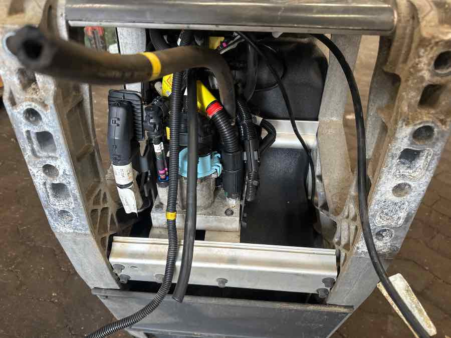VOLVO ADBLUE TANK COMPLETE WITH PUMP 21645367 - Sistema di alimentazione per Camion: foto 3 VOLVO ADBLUE TANK COMPLETE WITH PUMP 21645367 - Sistema di alimentazione per Camion: foto 3