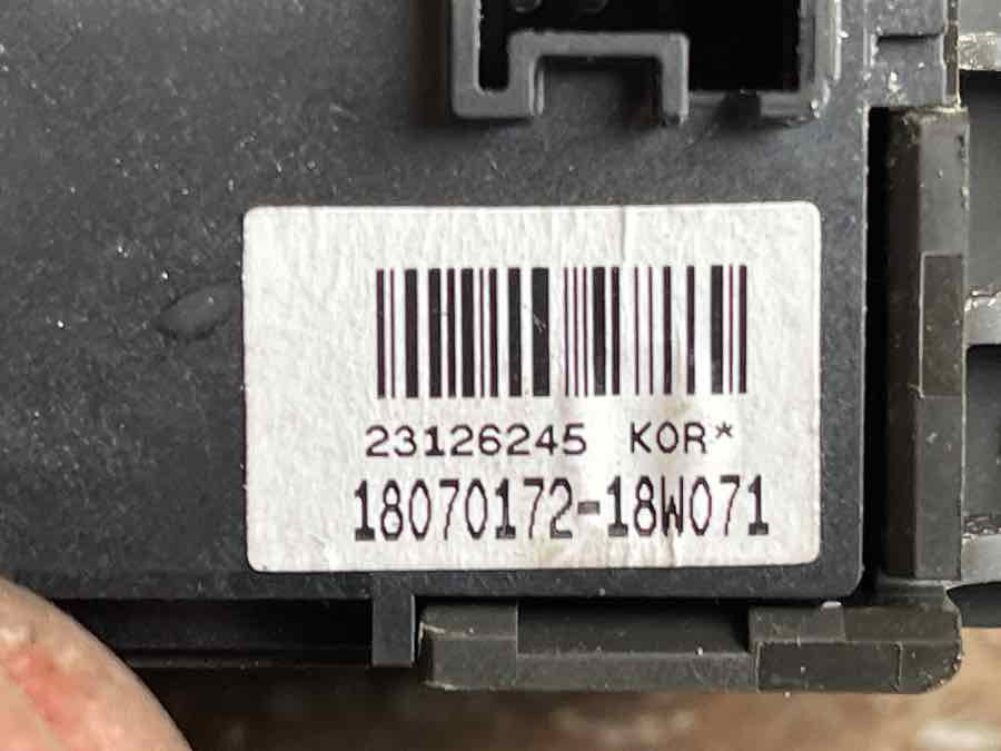VOLVO HANDBRAKE SWITCH 23126245 - Sistema elettrico per Camion: foto 3 VOLVO HANDBRAKE SWITCH 23126245 - Sistema elettrico per Camion: foto 3