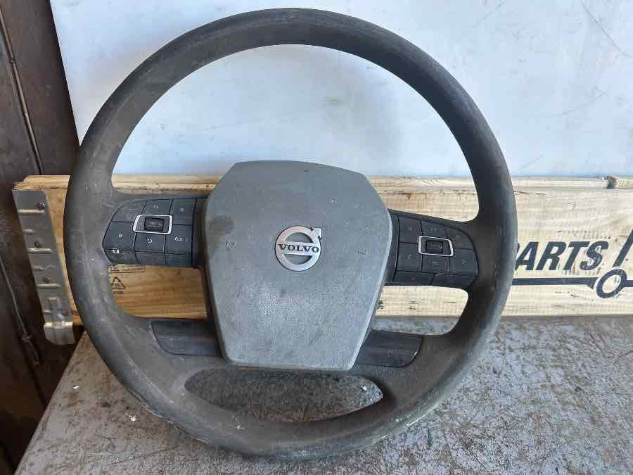 VOLVO STEERING WHEEL 84450863 - Sterzo per Camion: foto 1 VOLVO STEERING WHEEL 84450863 - Sterzo per Camion: foto 1