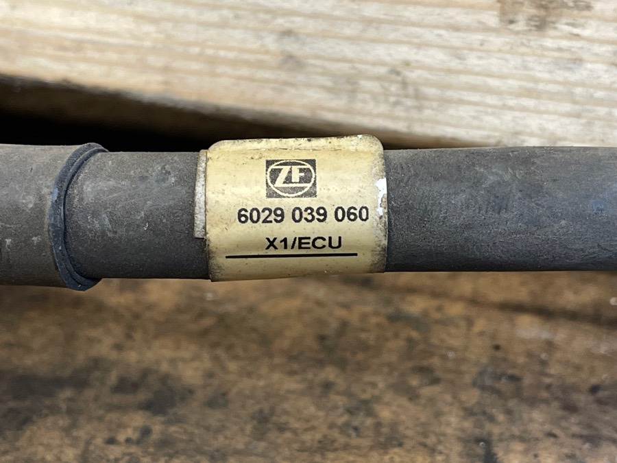 ZF EST CABEL 6029039060 - Cavi/ Fili per Camion: foto 2 ZF EST CABEL 6029039060 - Cavi/ Fili per Camion: foto 2