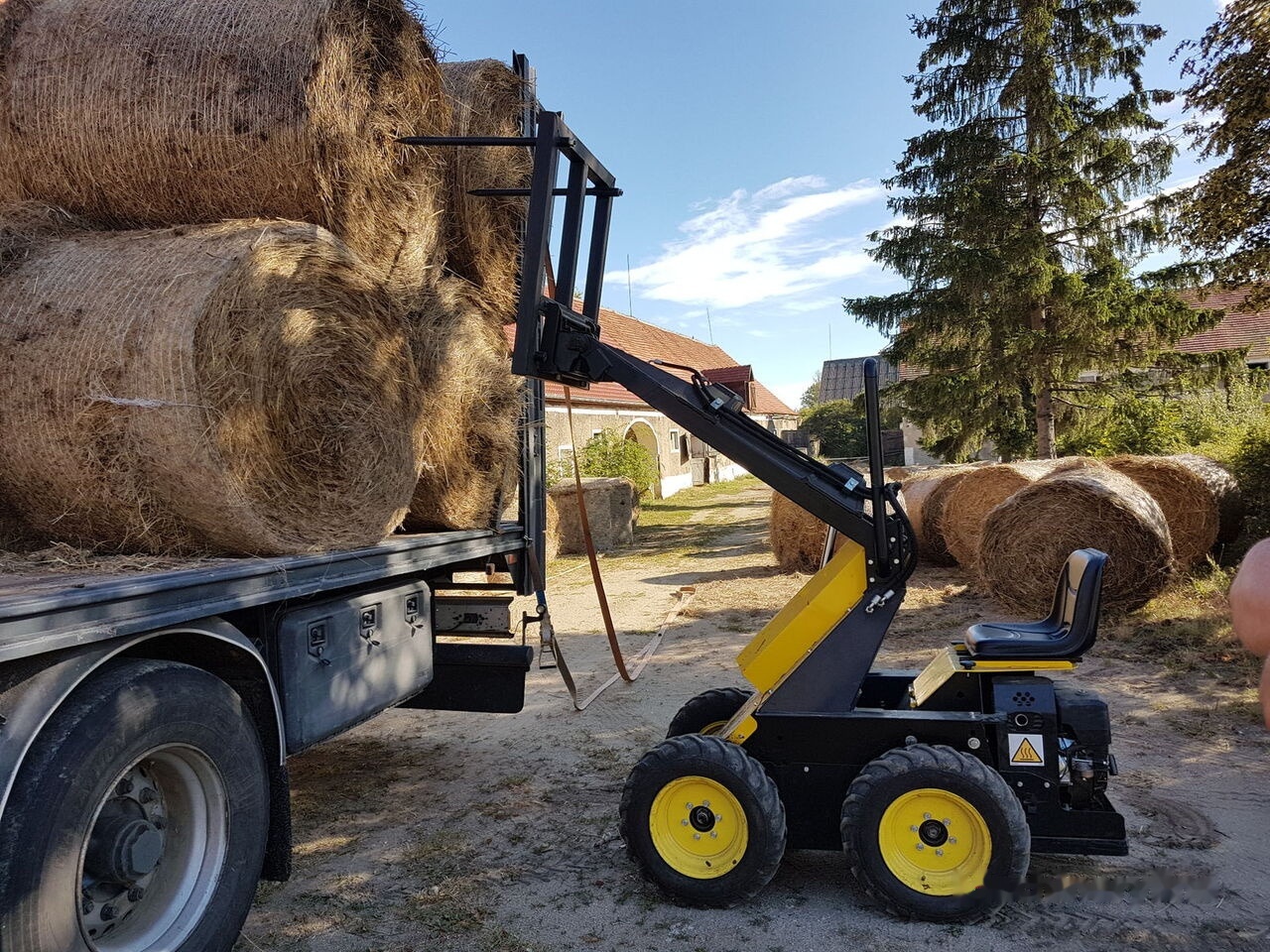 Tur Poland Miniradlader Miniloader Mini hoflader TUR N 520 Briggs&Stratton - Minipala: foto 1 Tur Poland Miniradlader Miniloader Mini hoflader TUR N 520 Briggs&Stratton - Minipala: foto 1