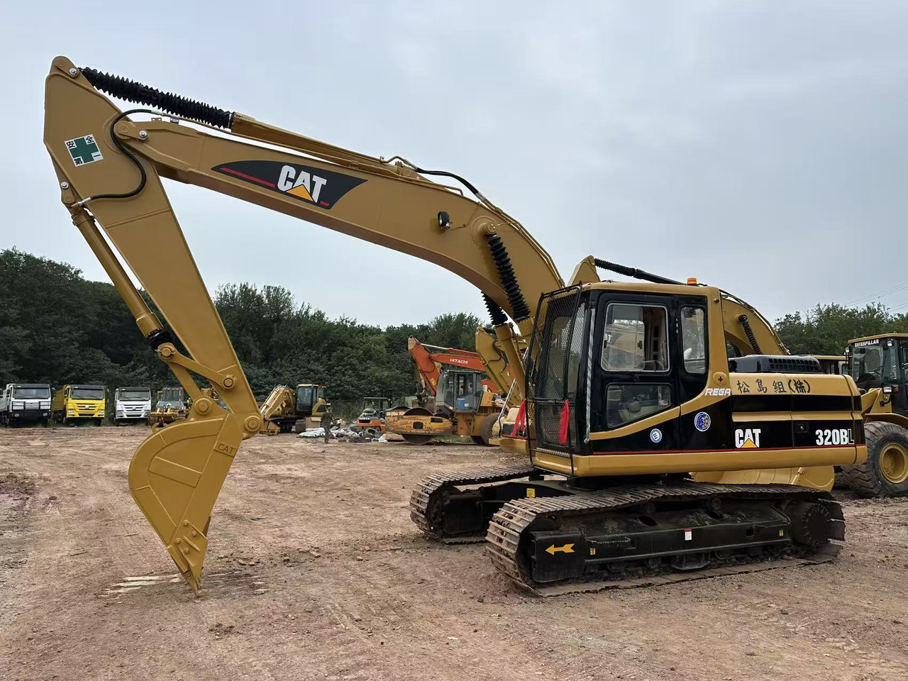 CATERPILLAR 320BL - Escavatore cingolato: foto 1 CATERPILLAR 320BL - Escavatore cingolato: foto 1