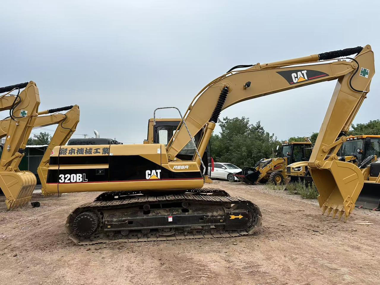 CATERPILLAR 320BL - Escavatore cingolato: foto 2 CATERPILLAR 320BL - Escavatore cingolato: foto 2