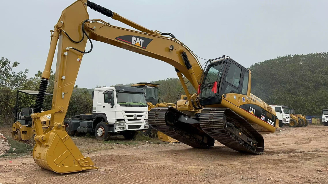 CATERPILLAR 320C - Escavatore cingolato: foto 1 CATERPILLAR 320C - Escavatore cingolato: foto 1