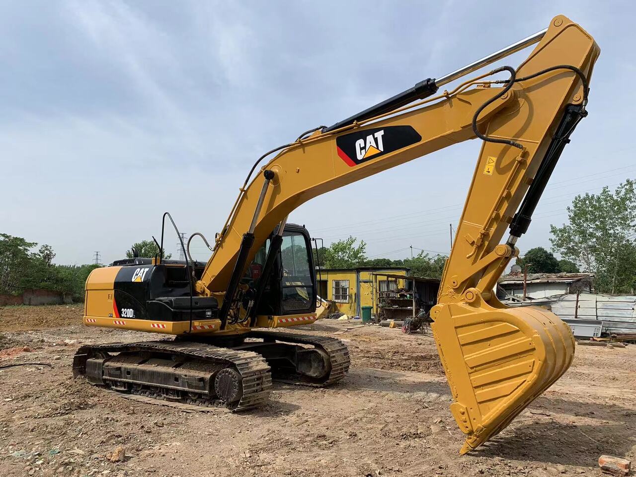 CATERPILLAR 320DL - Escavatore cingolato: foto 4 CATERPILLAR 320DL - Escavatore cingolato: foto 4