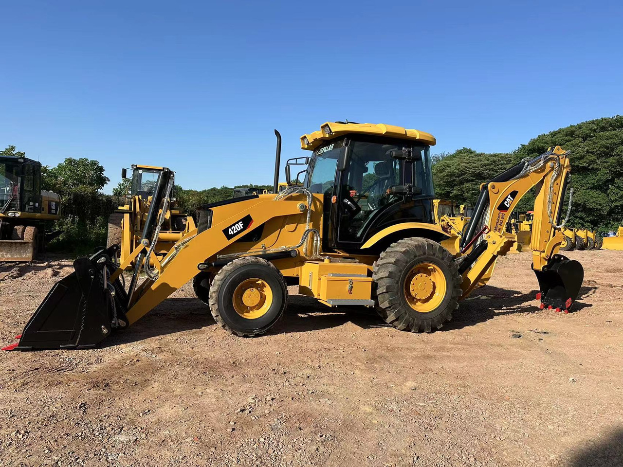 CATERPILLAR 420F2 - Terna: foto 4 CATERPILLAR 420F2 - Terna: foto 4