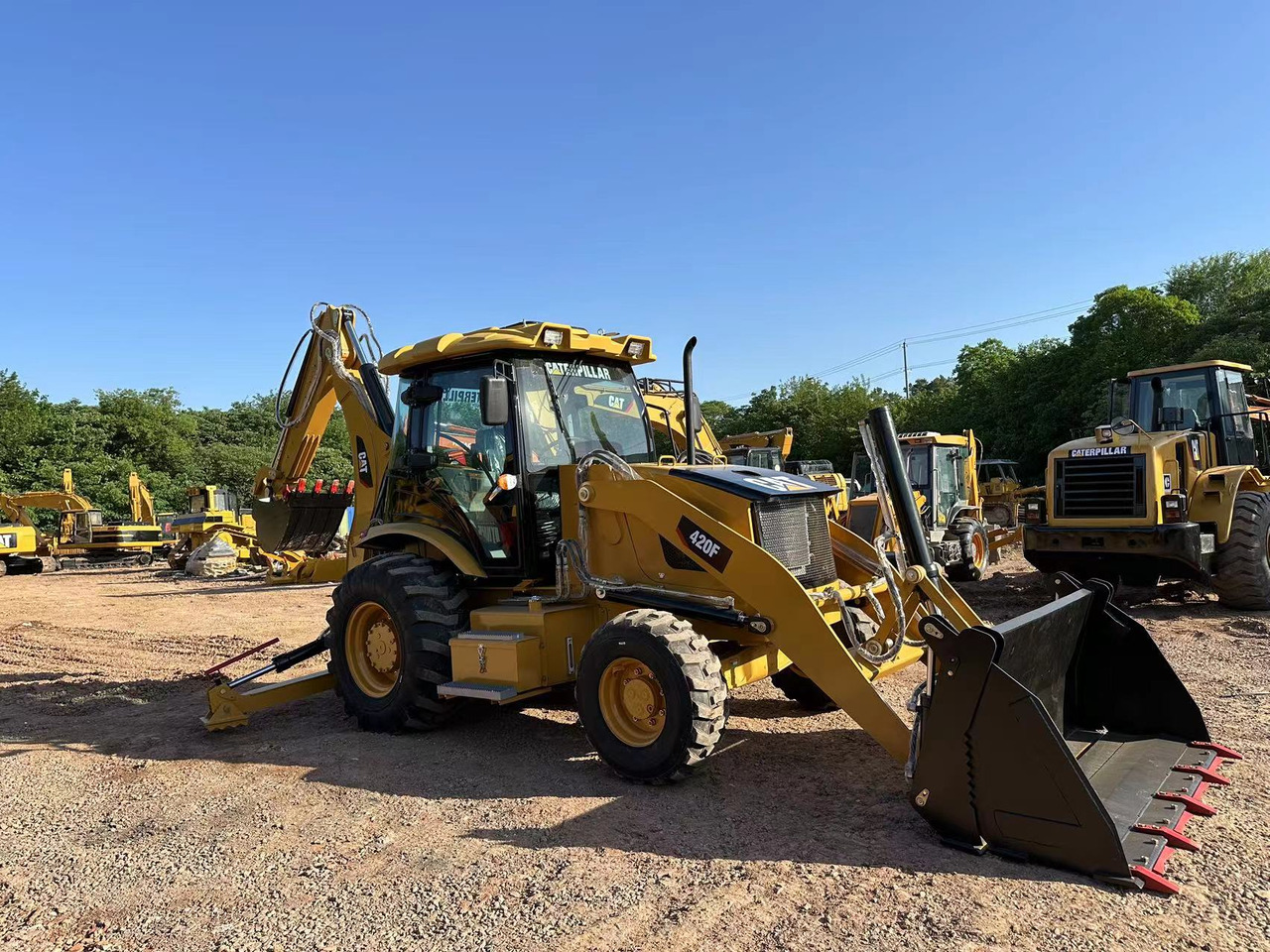CATERPILLAR 420F2 - Terna: foto 2 CATERPILLAR 420F2 - Terna: foto 2
