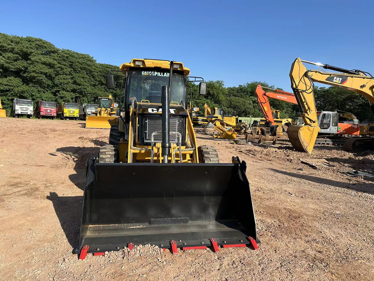 CATERPILLAR 420F2 - Terna: foto 2 CATERPILLAR 420F2 - Terna: foto 2