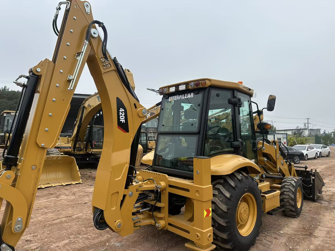 CATERPILLAR 420F2 - Terna: foto 4 CATERPILLAR 420F2 - Terna: foto 4