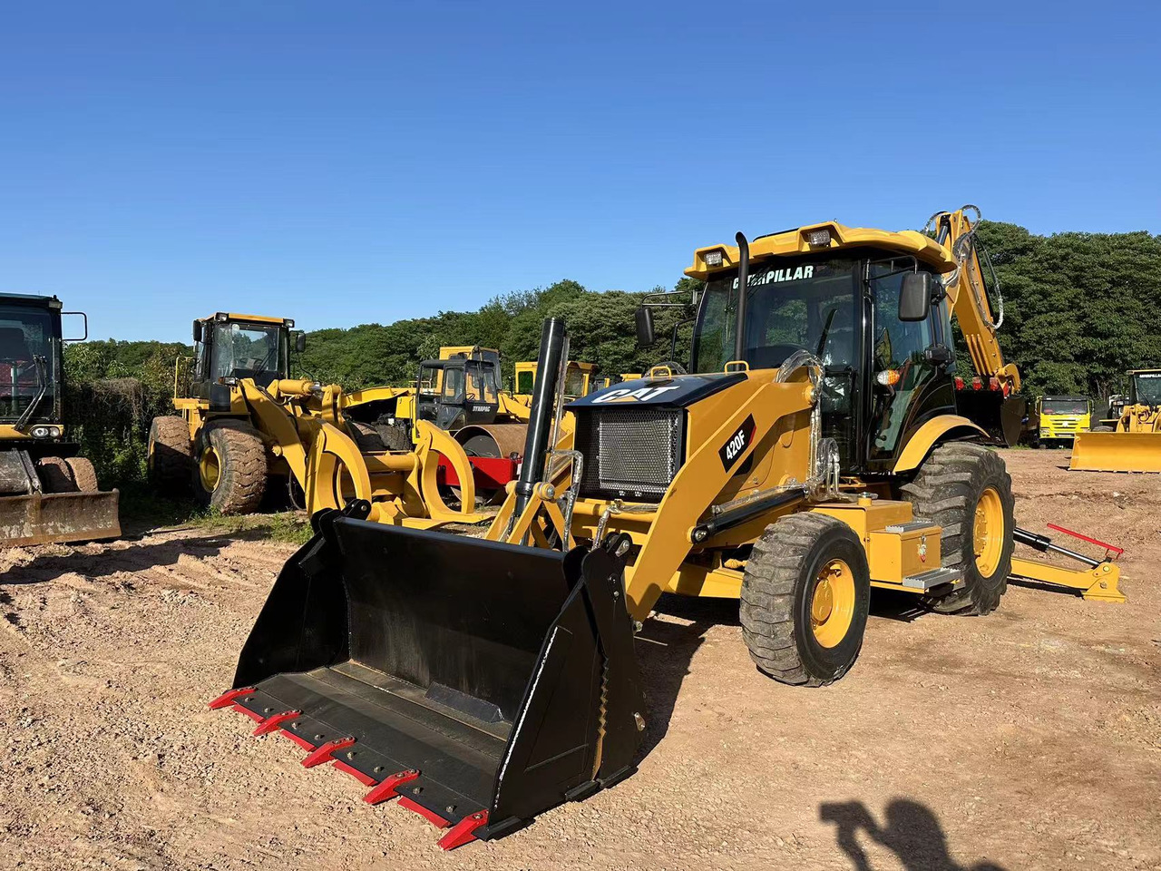 CATERPILLAR 420F2 - Terna: foto 1 CATERPILLAR 420F2 - Terna: foto 1
