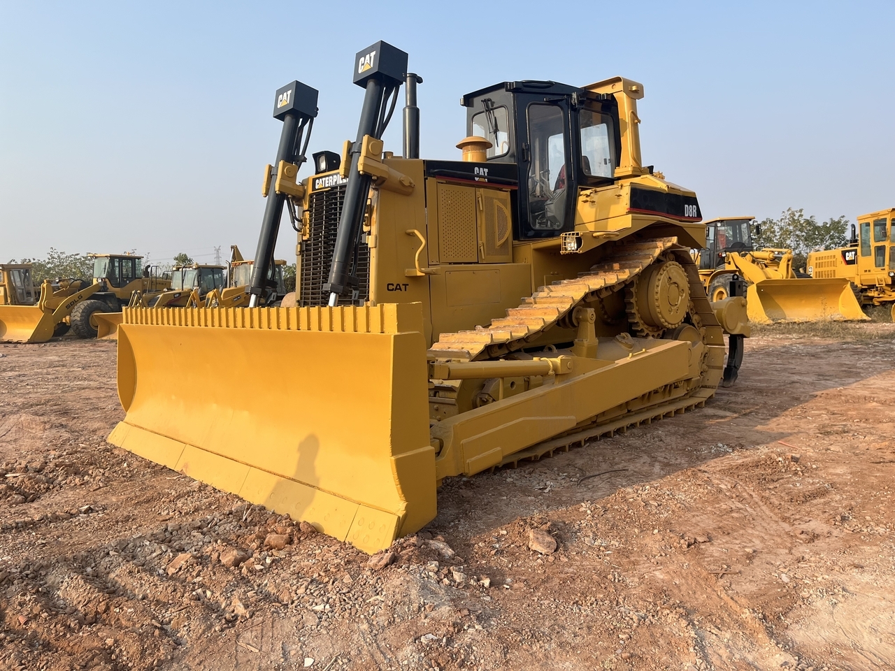 CATERPILLAR D8R - Bulldozer: foto 1 CATERPILLAR D8R - Bulldozer: foto 1