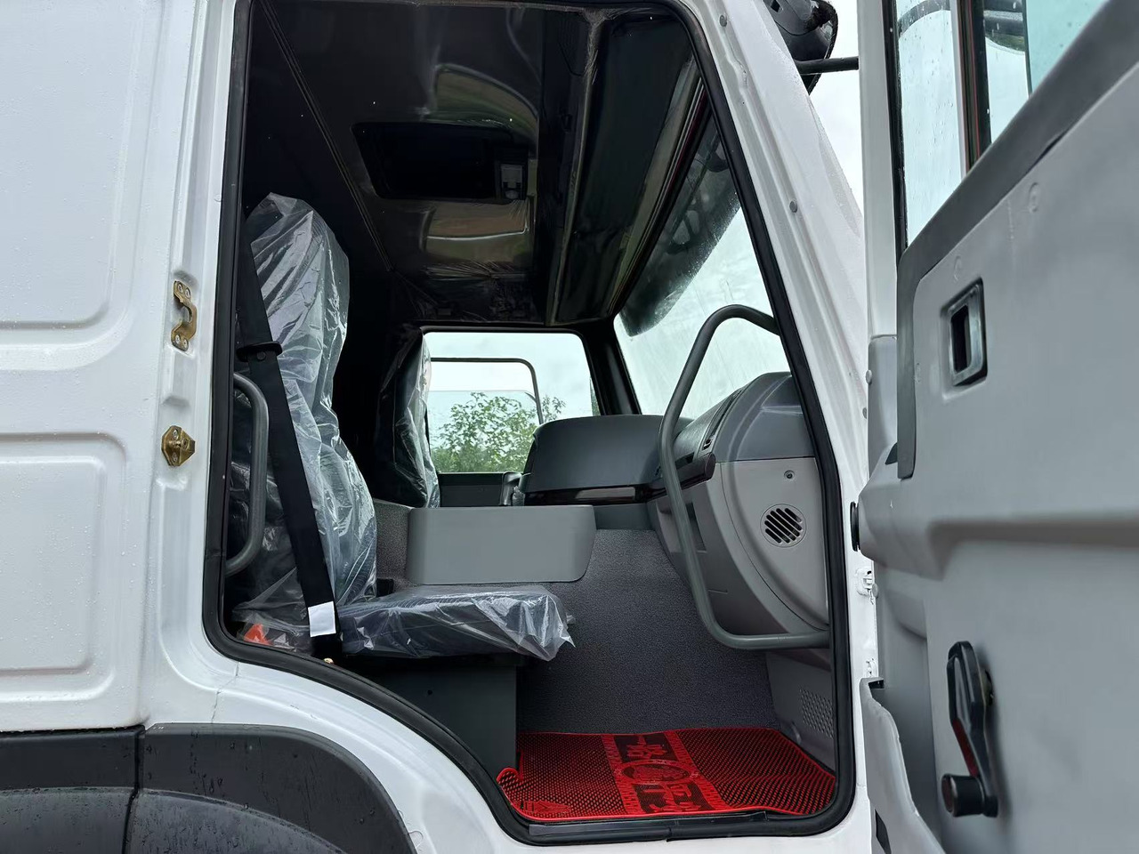 Autocarro ribaltabile per il trasporto di materiali sfusi HOWO 371hp: foto 12