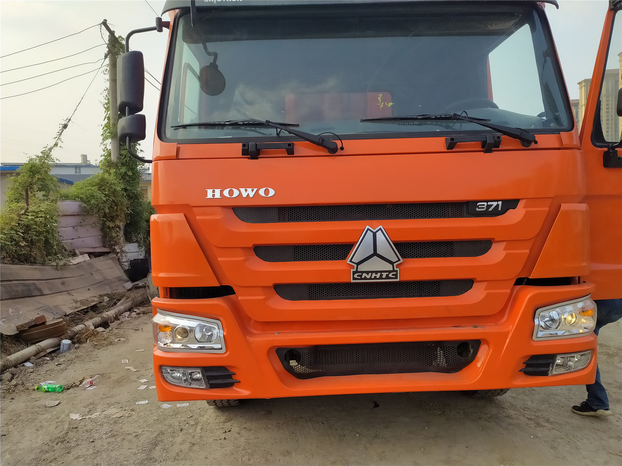 Autocarro ribaltabile HOWO 371hp: foto 8