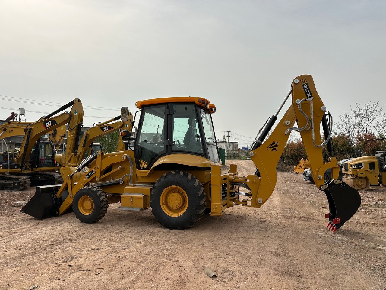 JCB 3CX - Terna: foto 2 JCB 3CX - Terna: foto 2