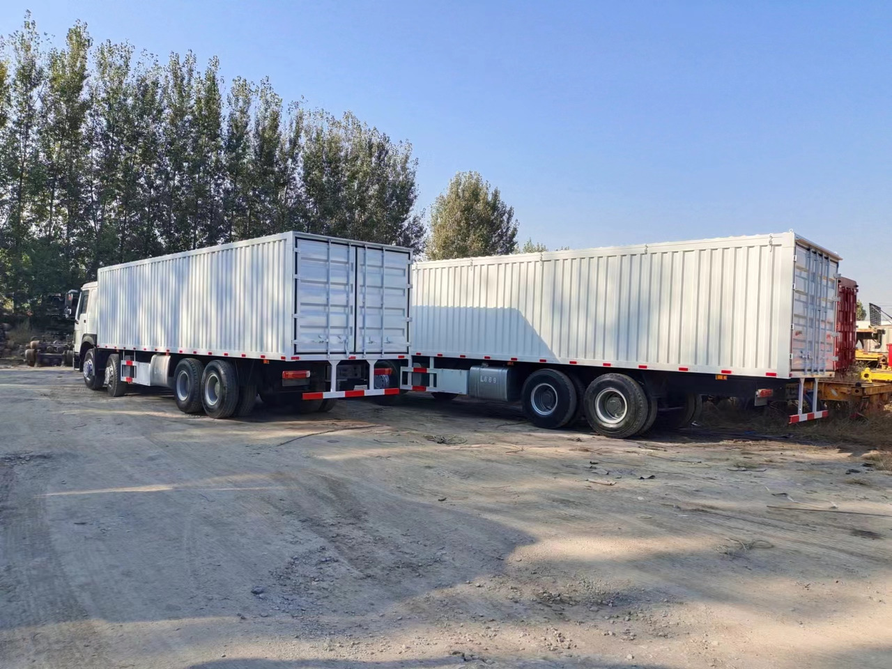 SINOTRUK 400 HOWO Box truck - Autocarro cella isotermica: foto 5 SINOTRUK 400 HOWO Box truck - Autocarro cella isotermica: foto 5