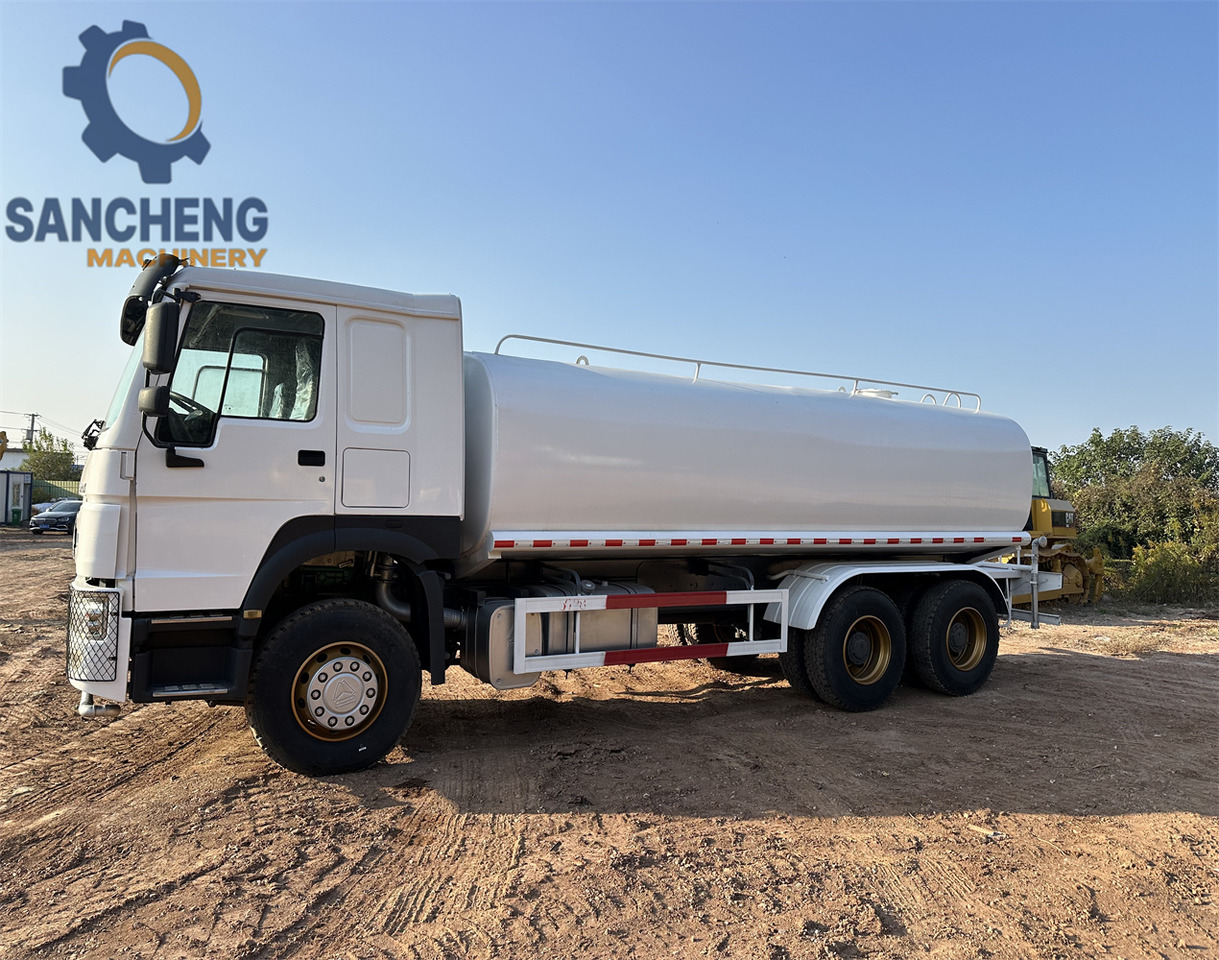 SINOTRUK HOWO 371 6x4 Water Tanker Truck - Camion cisterna: foto 4 SINOTRUK HOWO 371 6x4 Water Tanker Truck - Camion cisterna: foto 4