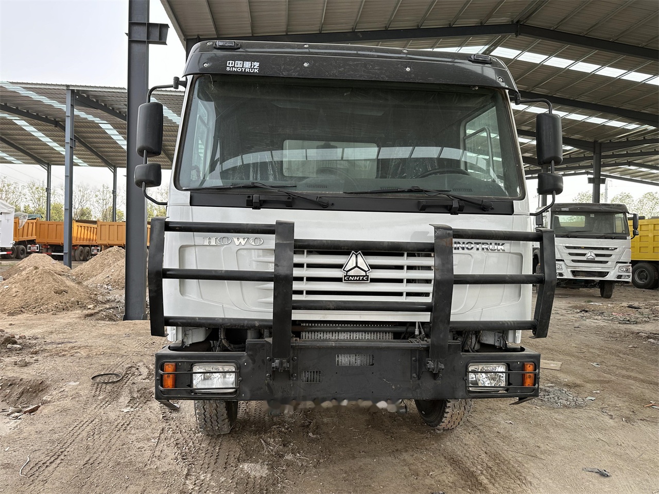 SINOTRUK HOWO 371 Dump Truck - Autocarro ribaltabile: foto 2 SINOTRUK HOWO 371 Dump Truck - Autocarro ribaltabile: foto 2