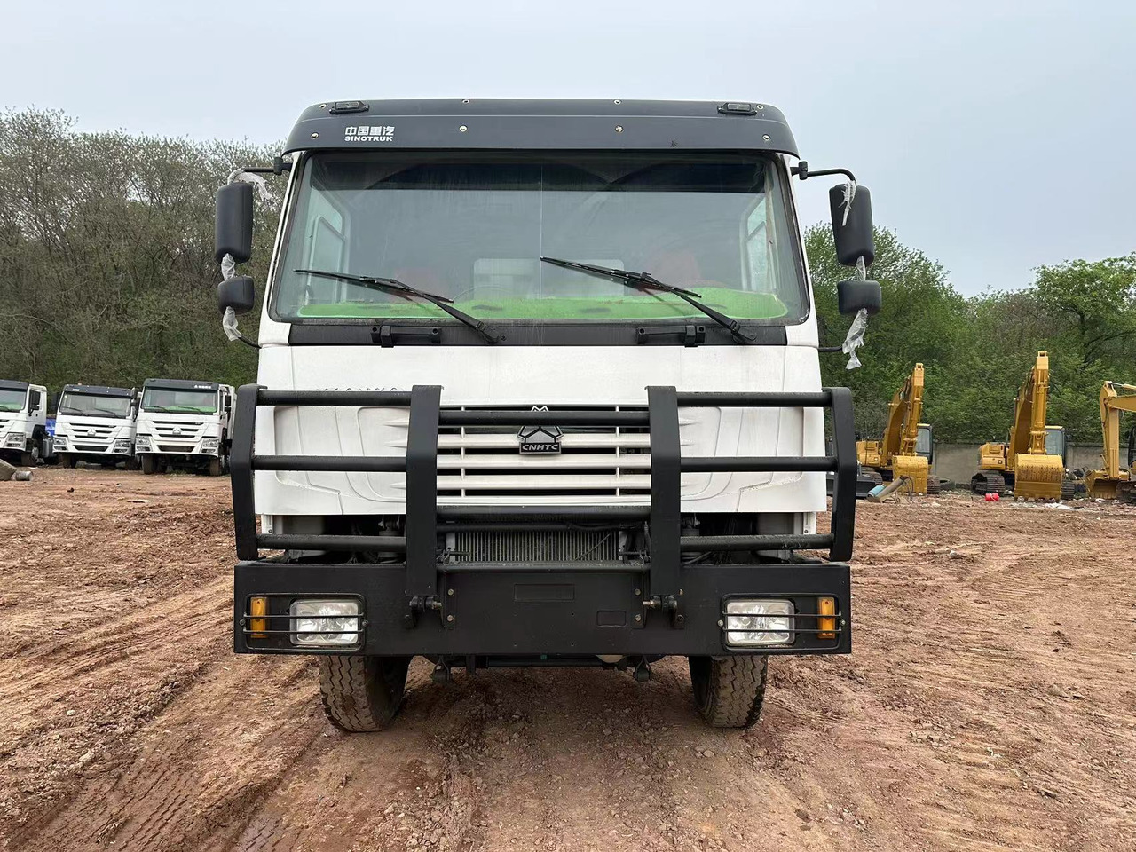 SINOTRUK HOWO 371 with Bumper - Autocarro ribaltabile: foto 3 SINOTRUK HOWO 371 with Bumper - Autocarro ribaltabile: foto 3