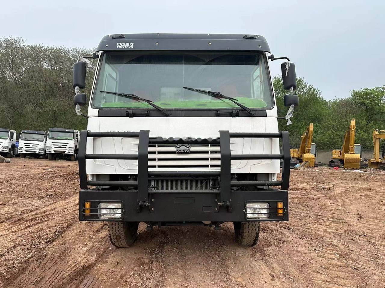 SINOTRUK HOWO 371 with Bumper - Autocarro ribaltabile: foto 2 SINOTRUK HOWO 371 with Bumper - Autocarro ribaltabile: foto 2