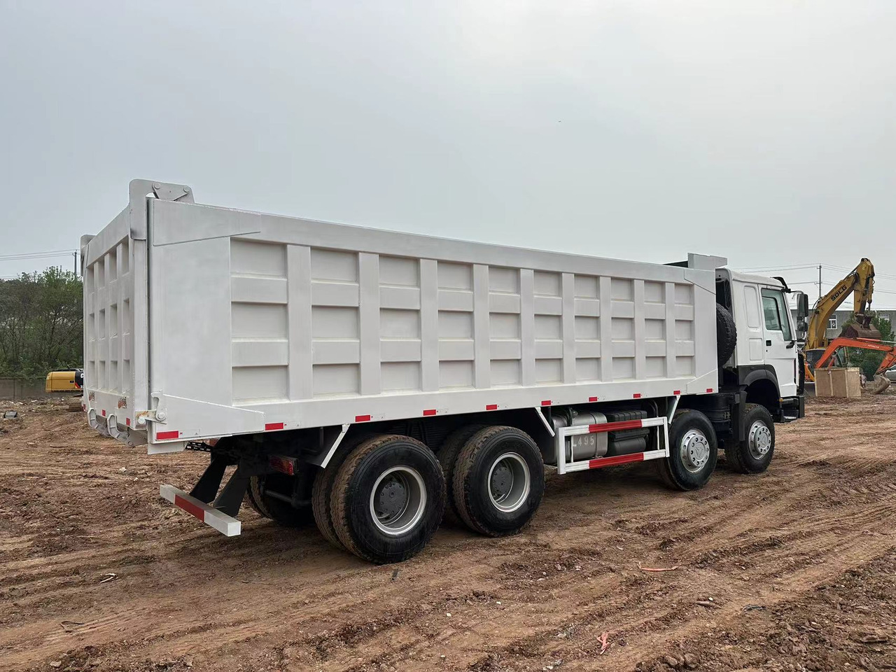 Autocarro ribaltabile SINOTRUK HOWO 371 with Bumper: foto 6