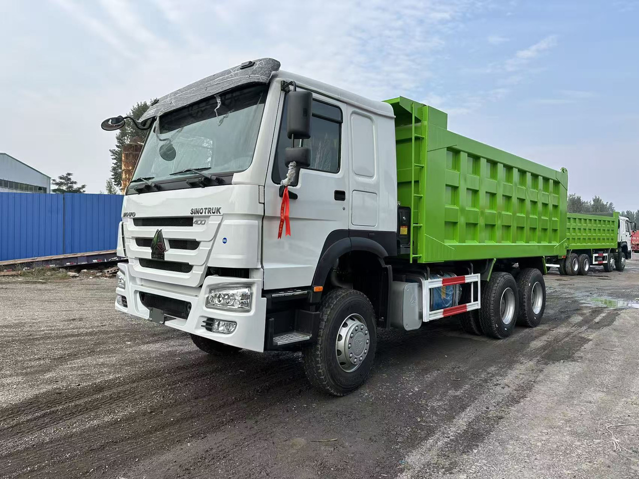 SINOTRUK HOWO 400HP 6X4 Tipper Truck - Autocarro ribaltabile: foto 3 SINOTRUK HOWO 400HP 6X4 Tipper Truck - Autocarro ribaltabile: foto 3