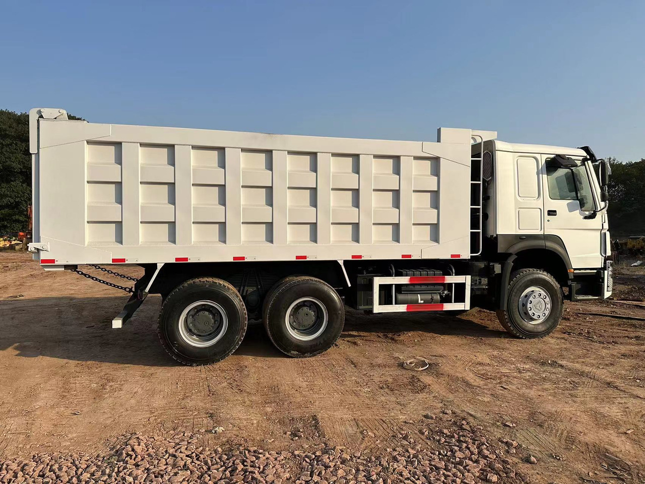 SINOTRUK HOWO HOWO 371 6x4 - Autocarro ribaltabile: foto 5 SINOTRUK HOWO HOWO 371 6x4 - Autocarro ribaltabile: foto 5