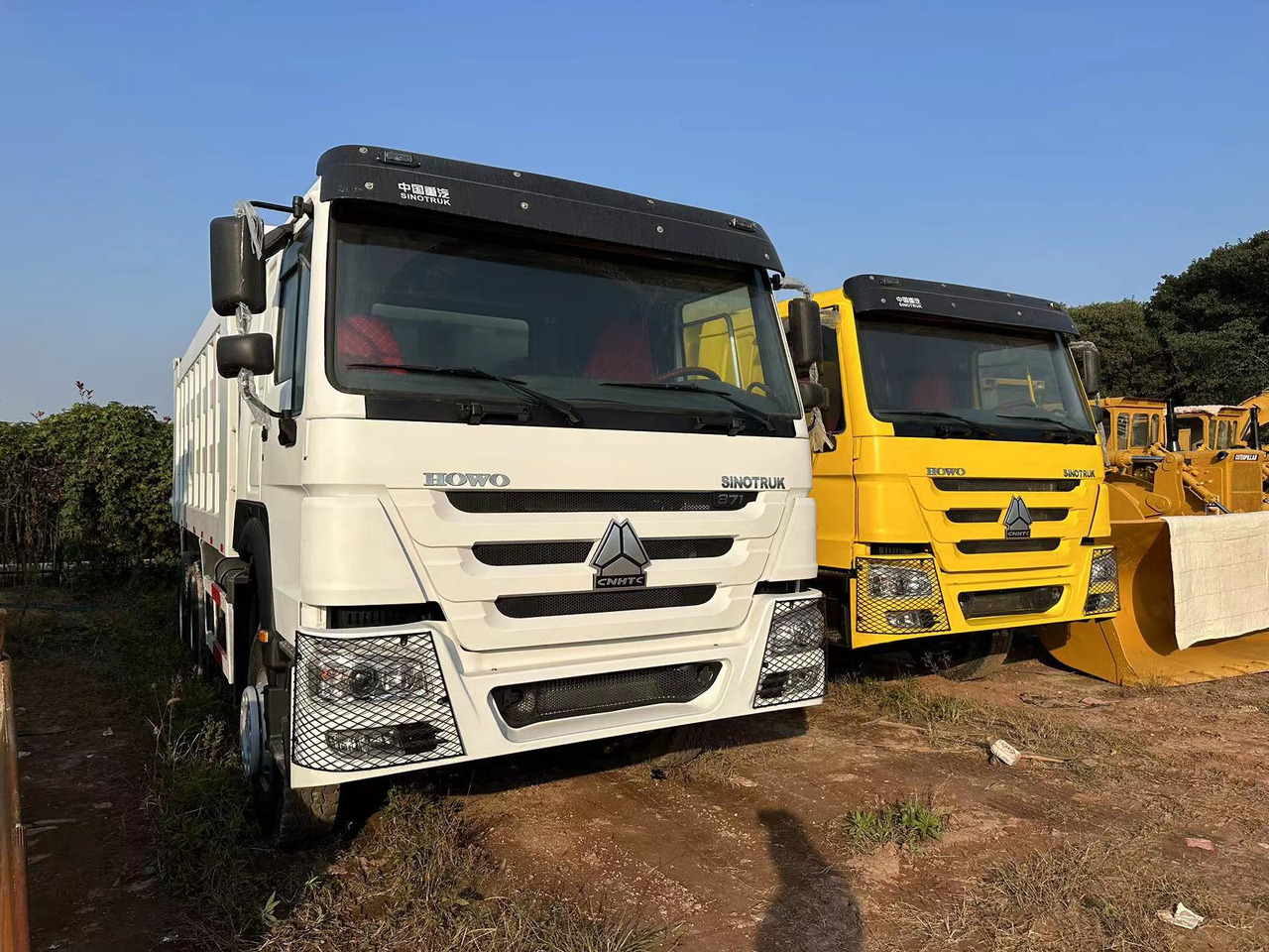 SINOTRUK HOWO HOWO 371 6x4 - Autocarro ribaltabile: foto 1 SINOTRUK HOWO HOWO 371 6x4 - Autocarro ribaltabile: foto 1
