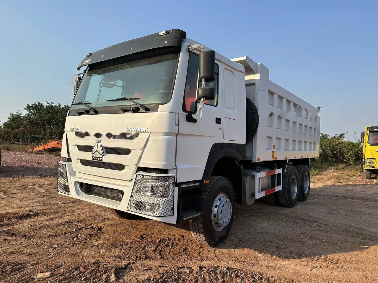 SINOTRUK HOWO HOWO 371 6x4 - Autocarro ribaltabile: foto 2 SINOTRUK HOWO HOWO 371 6x4 - Autocarro ribaltabile: foto 2