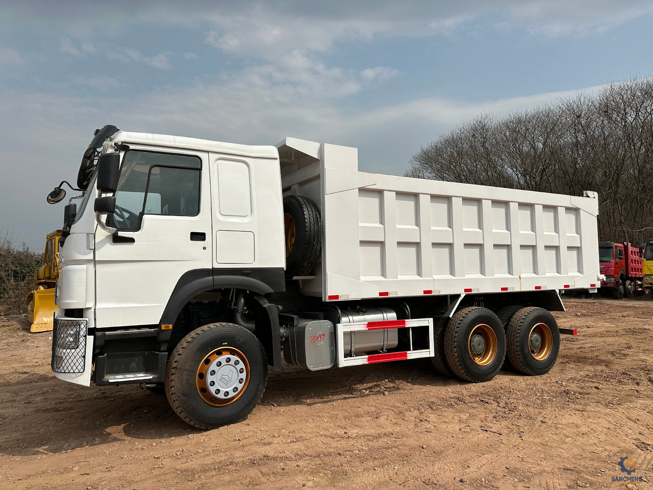 SINOTRUK Howo Dump truck 371 - Autocarro ribaltabile: foto 2 SINOTRUK Howo Dump truck 371 - Autocarro ribaltabile: foto 2
